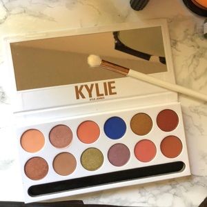 Kylie eyeshadow palette by Kylie Jenner